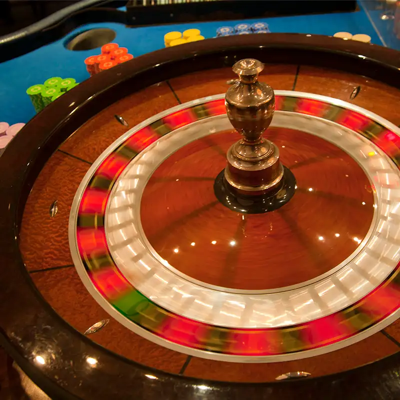 ek222 overview showing slots, live tables and sports features